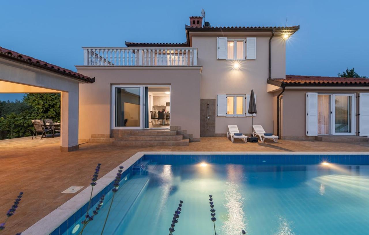 Villa Buroli With Pool, Sauna And Jacuzzi 외부 사진