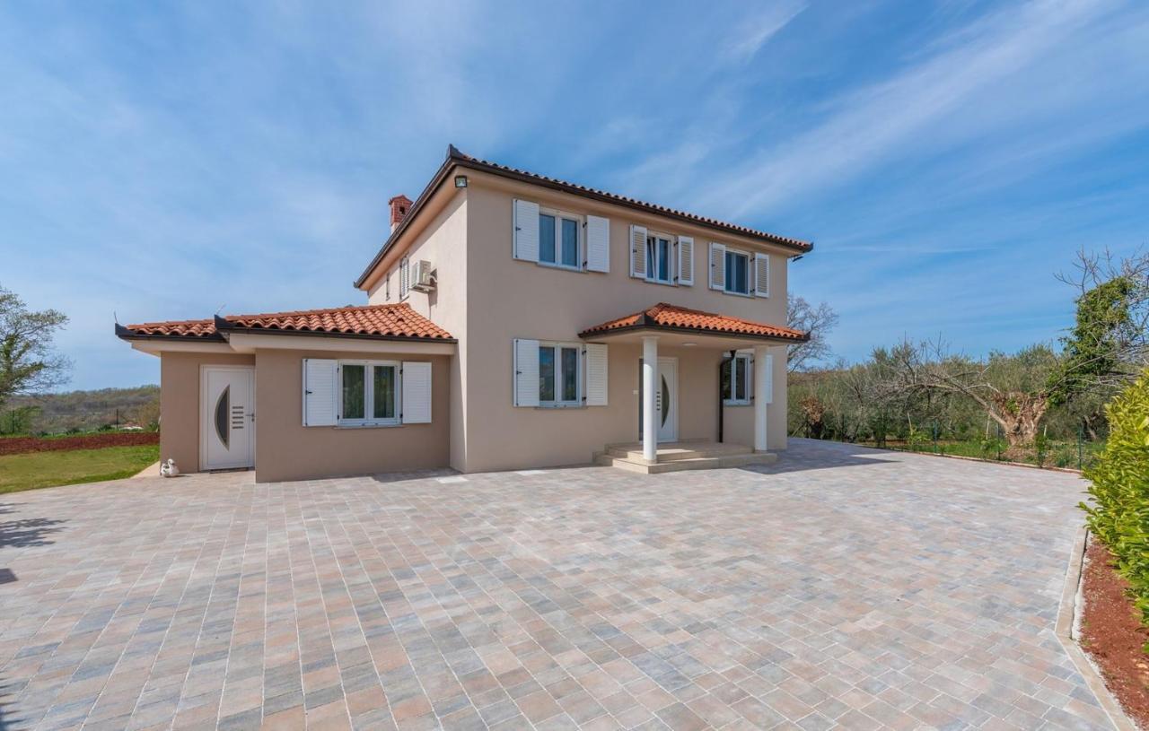 Villa Buroli With Pool, Sauna And Jacuzzi 외부 사진