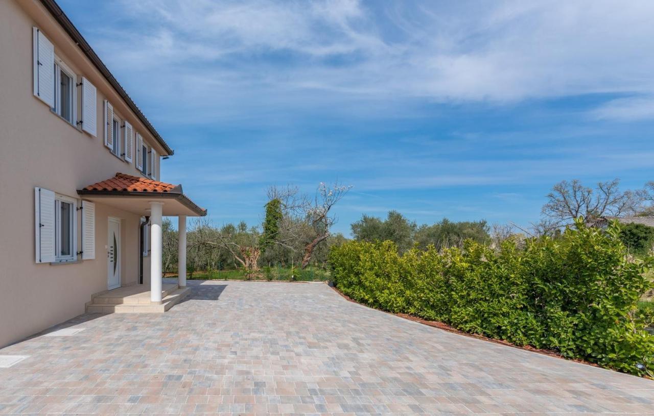 Villa Buroli With Pool, Sauna And Jacuzzi 외부 사진