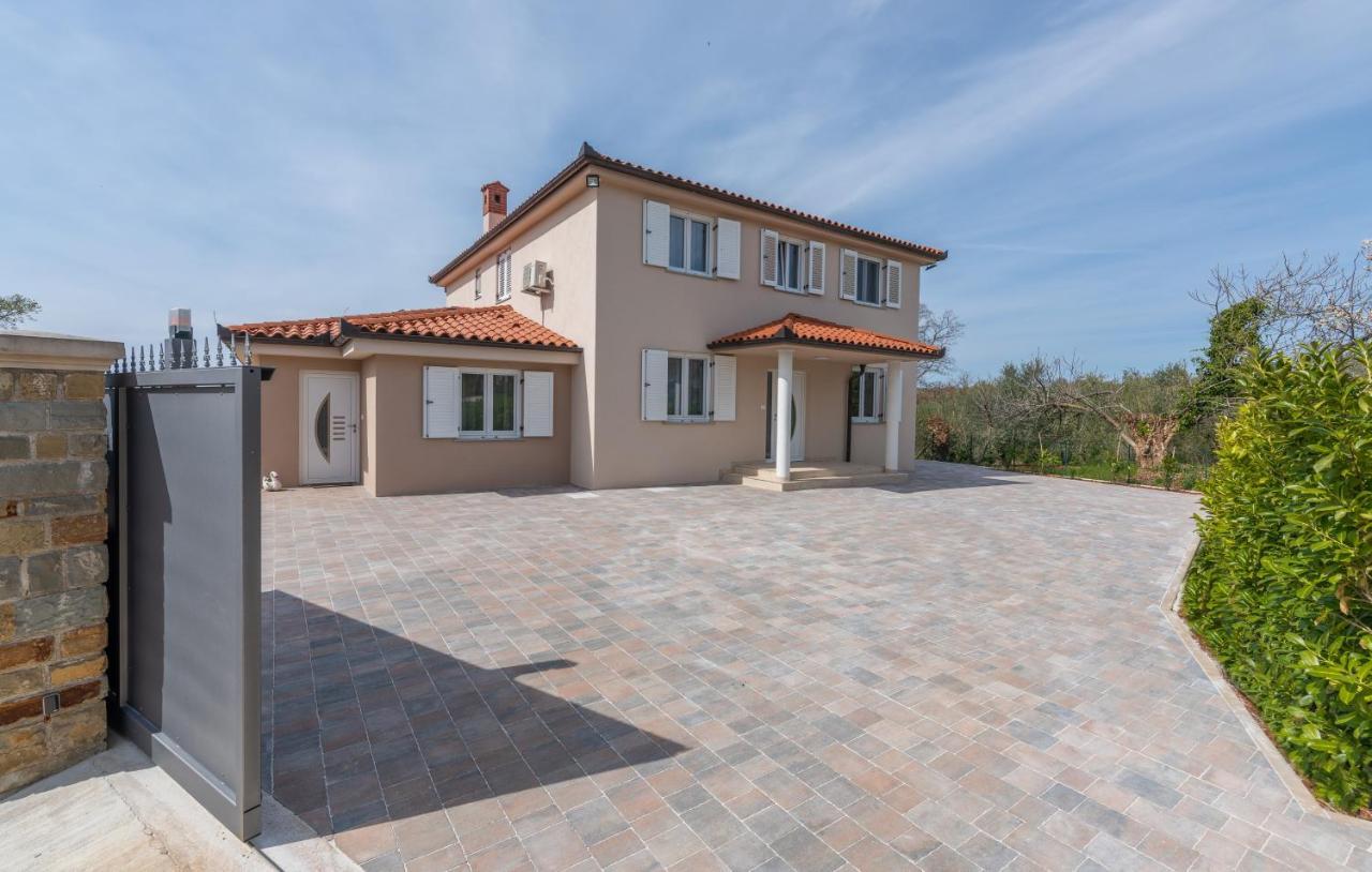 Villa Buroli With Pool, Sauna And Jacuzzi 외부 사진