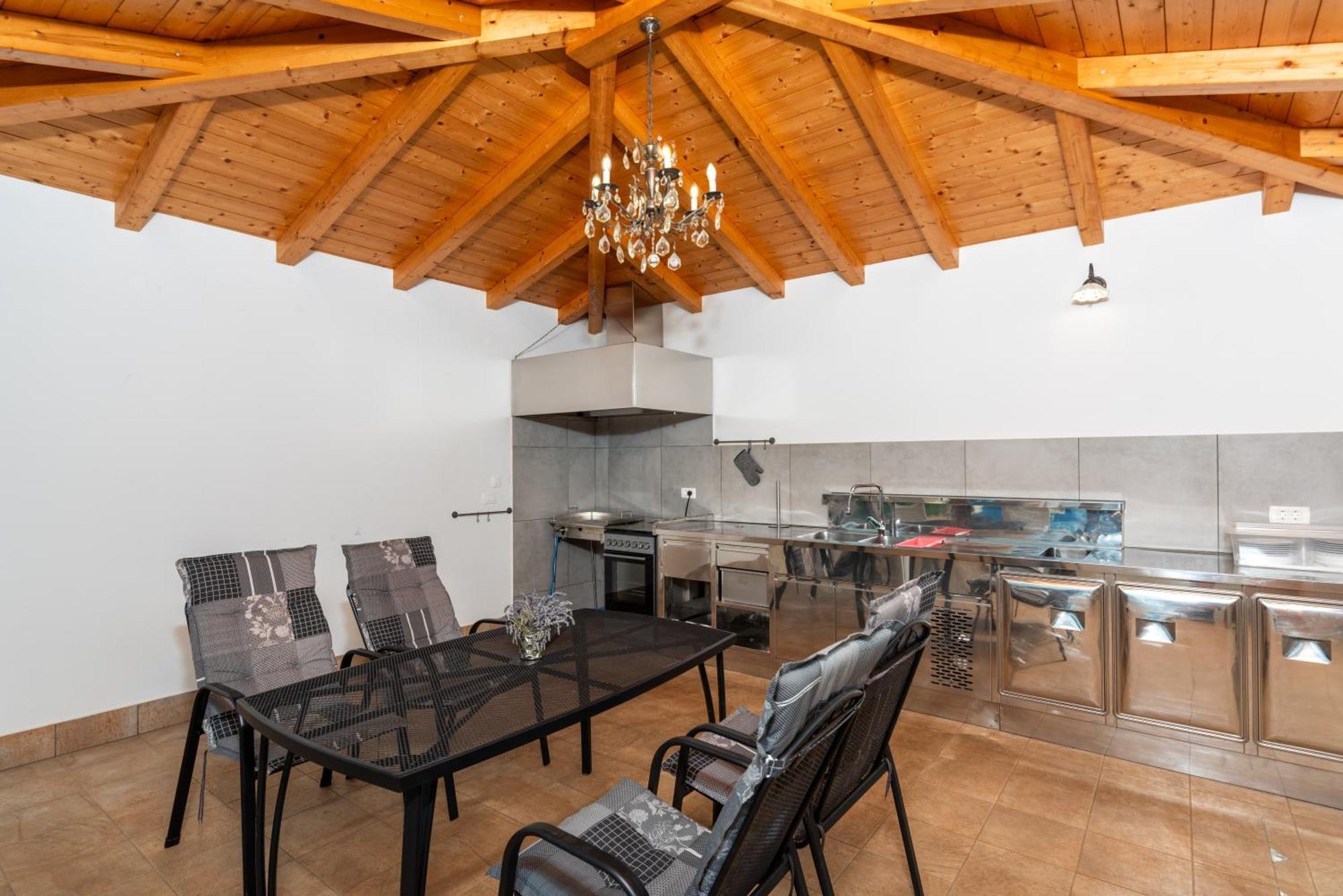 Villa Buroli With Pool, Sauna And Jacuzzi 외부 사진