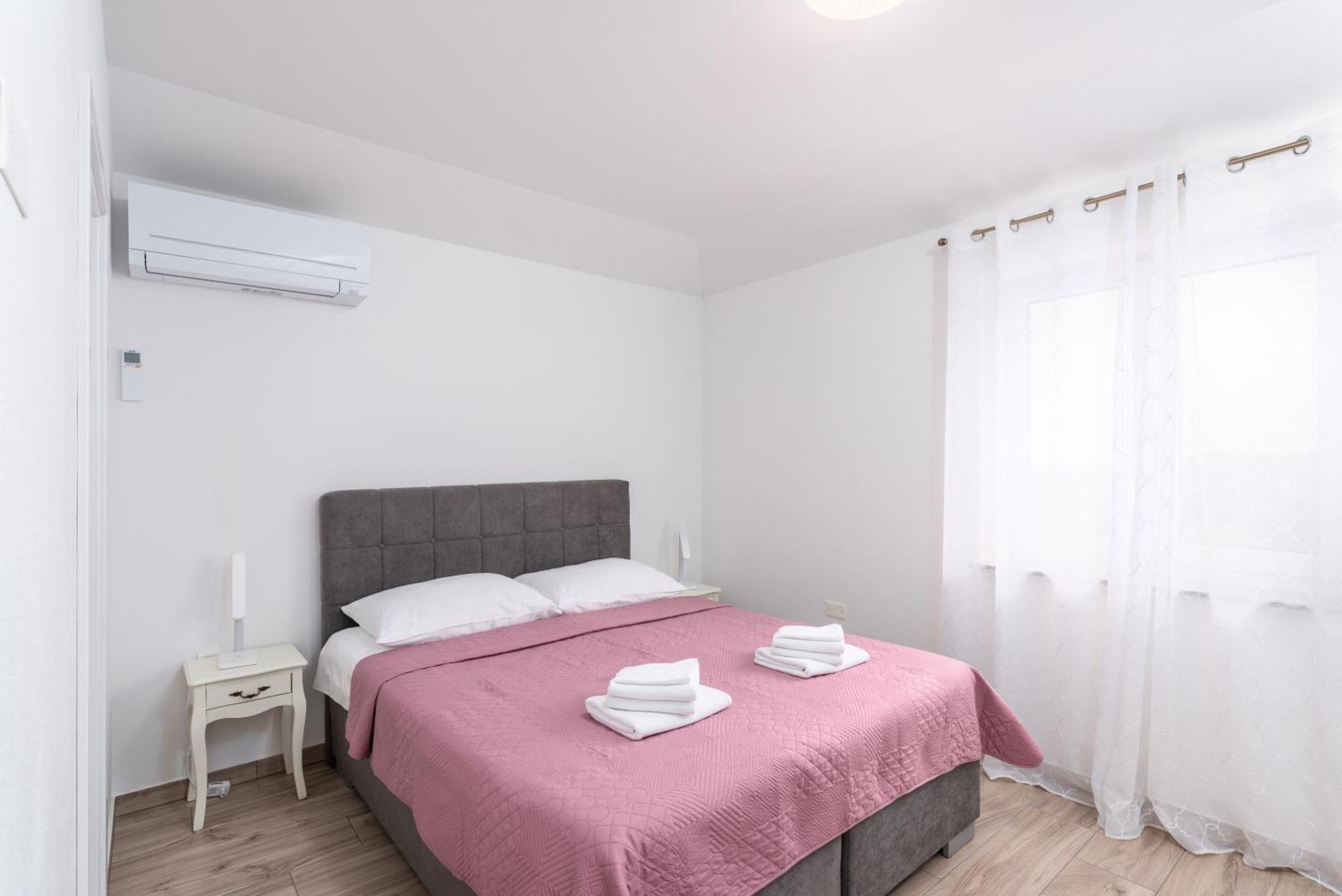 Villa Buroli With Pool, Sauna And Jacuzzi 외부 사진
