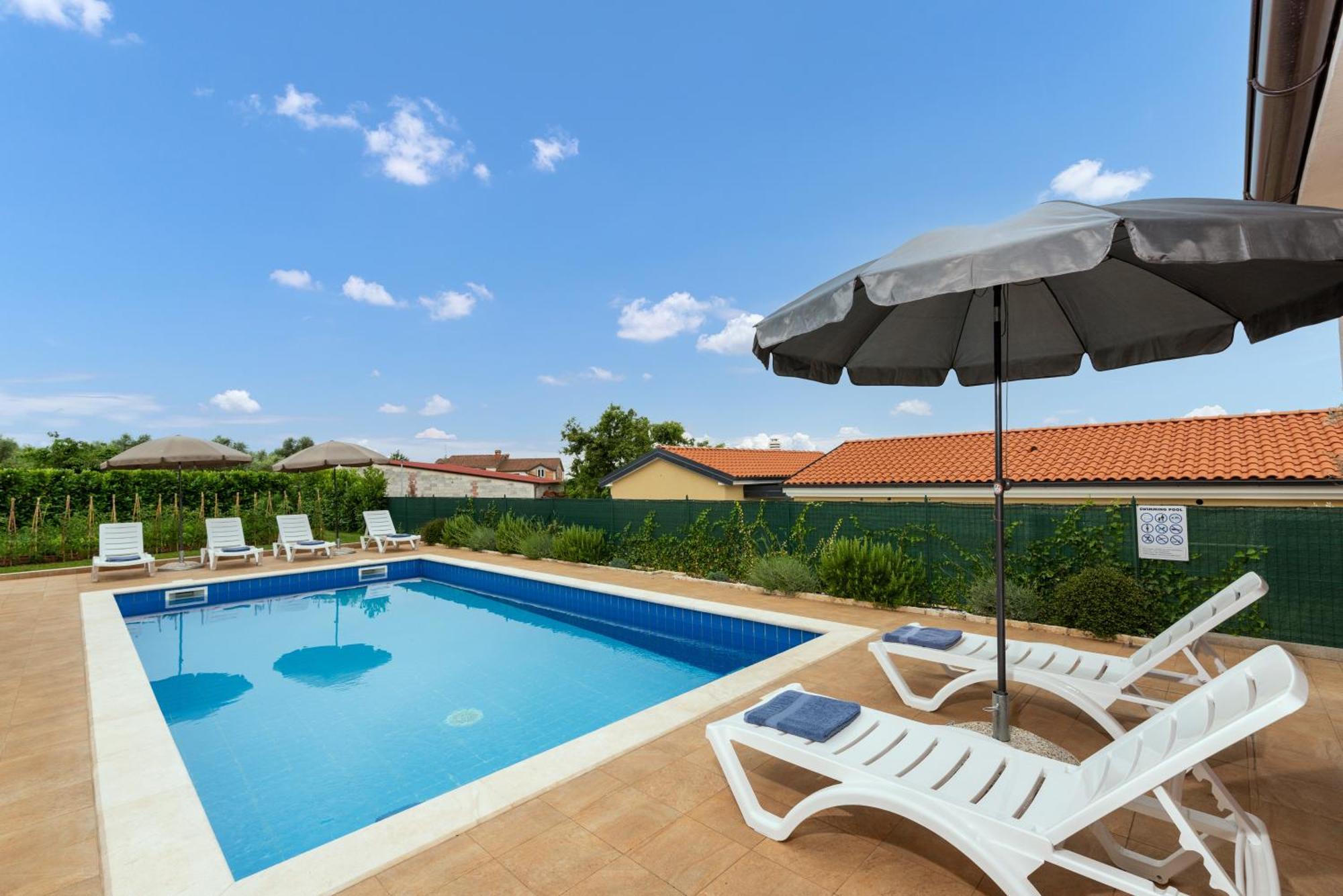 Villa Buroli With Pool, Sauna And Jacuzzi 외부 사진