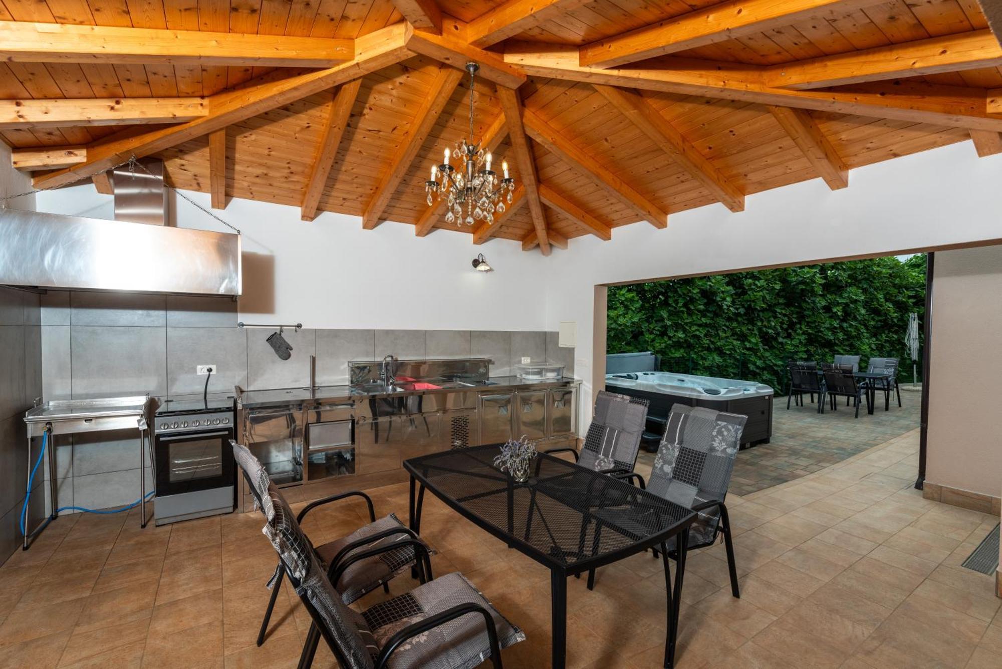 Villa Buroli With Pool, Sauna And Jacuzzi 외부 사진